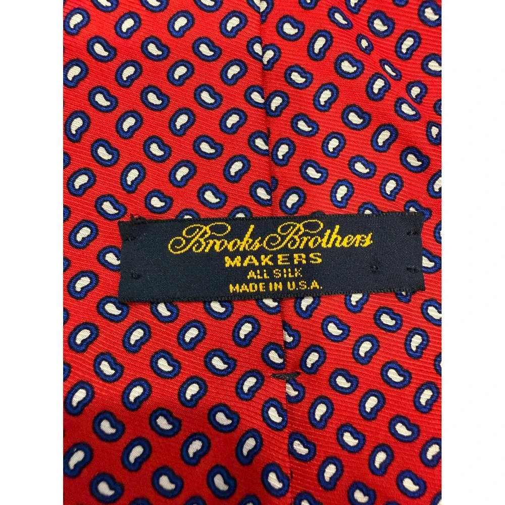 Brooks Brothers Makers Red Silk Micro Paisley Teardrop Tie Made in USA Mens